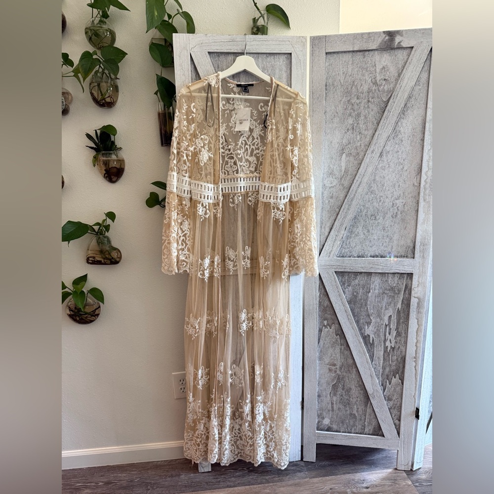 Stevie Nicks NWT *Forever 21 Elegant Sheer Lace Kimono- Really Pretty